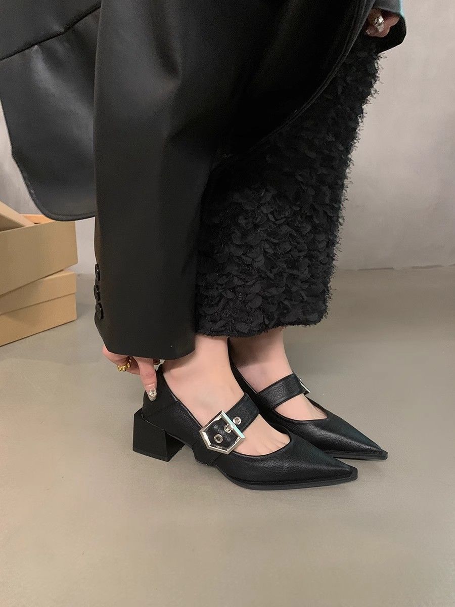 Vintage Women Mary Jane Pointe - Vintage Collectible Shoes ulasan dan harga